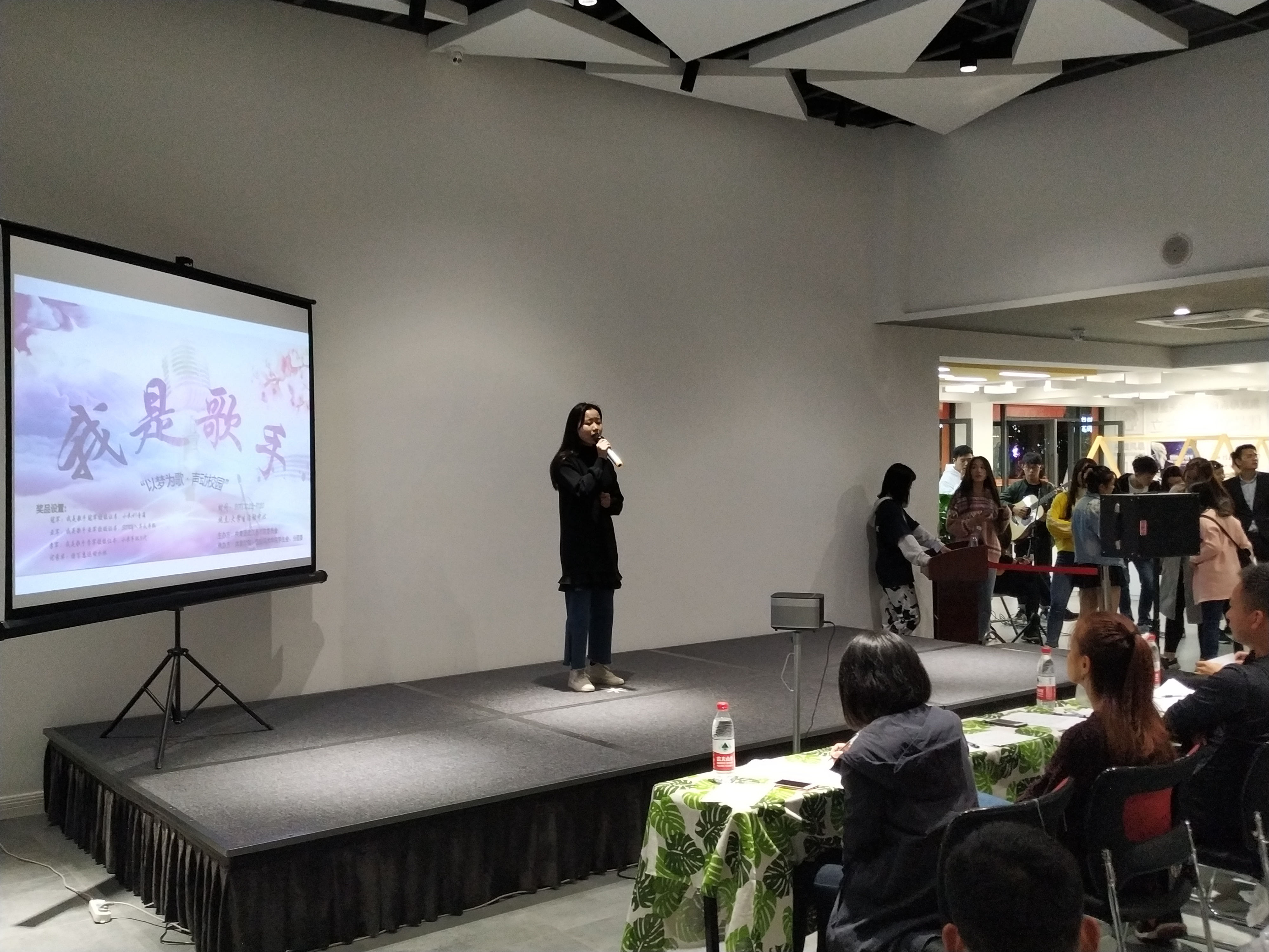 小姐姐的英文演唱